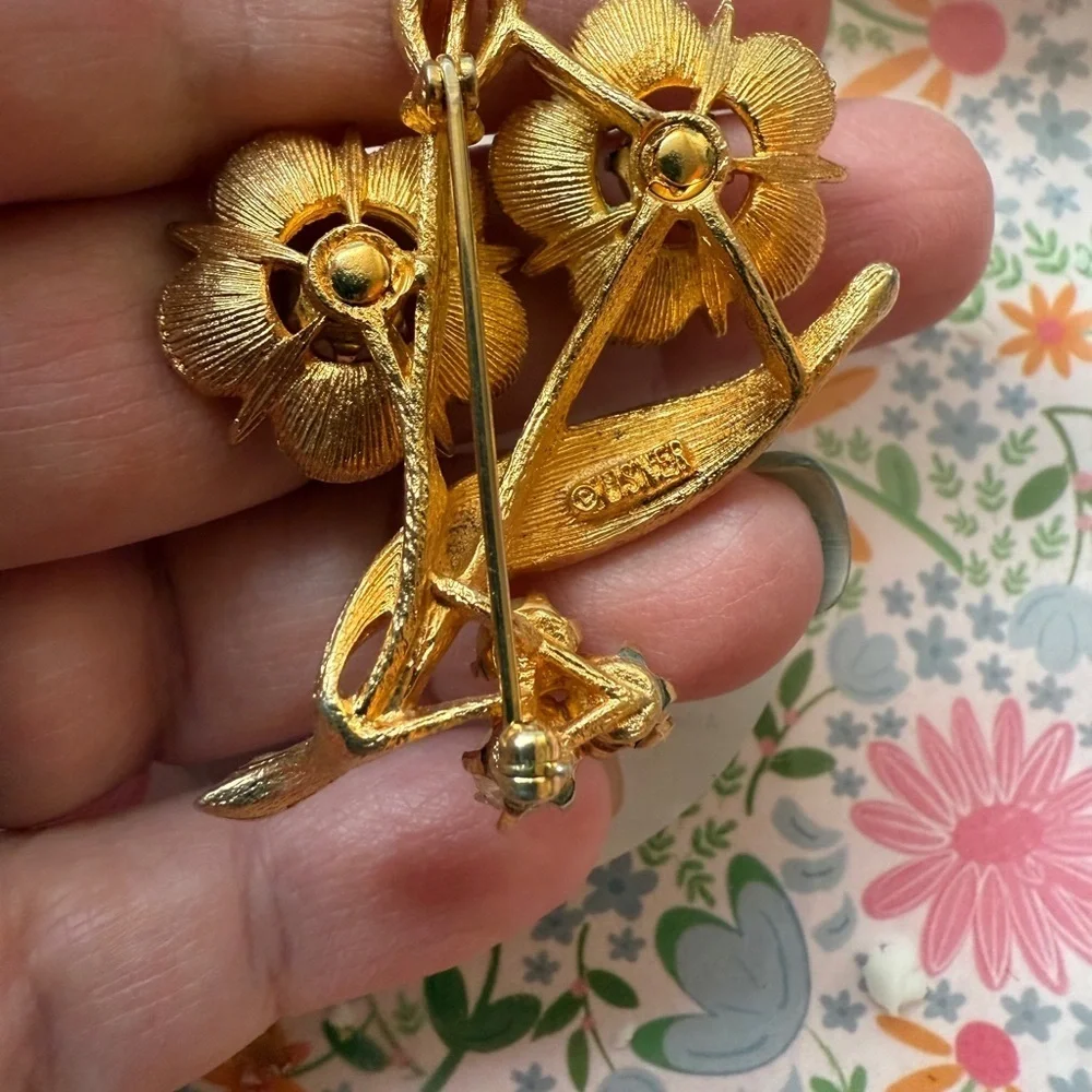 Vintage Lisner Gold Tone Floral and Pearl Brooch